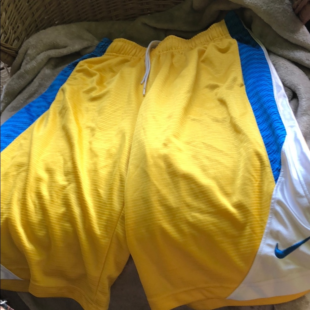 Nike Shorts Youth Lg Golden State